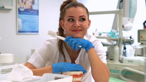 Kompetentny dentysta – po czym poznać lekarza z powołania?